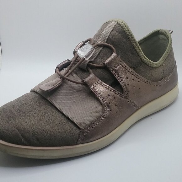 Grey Ecco Slip on Tennis Shoes, Size 6 - Picture 1 of 8